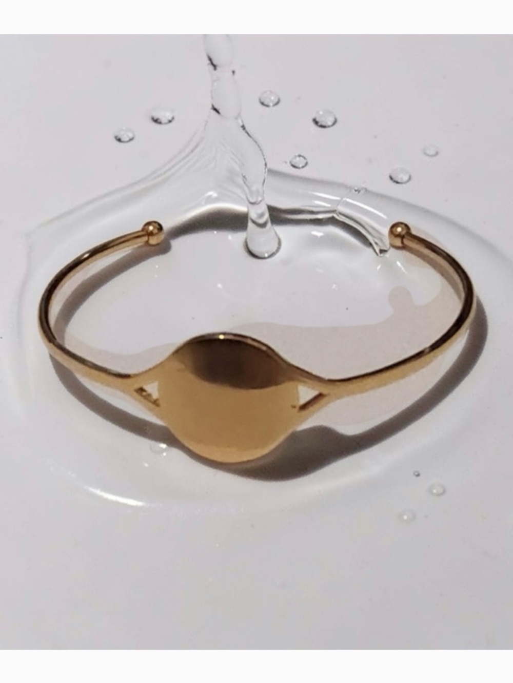 NWT ♥️ Gold Tone Women's Cuff Bracelet - Sleek Oval Accent